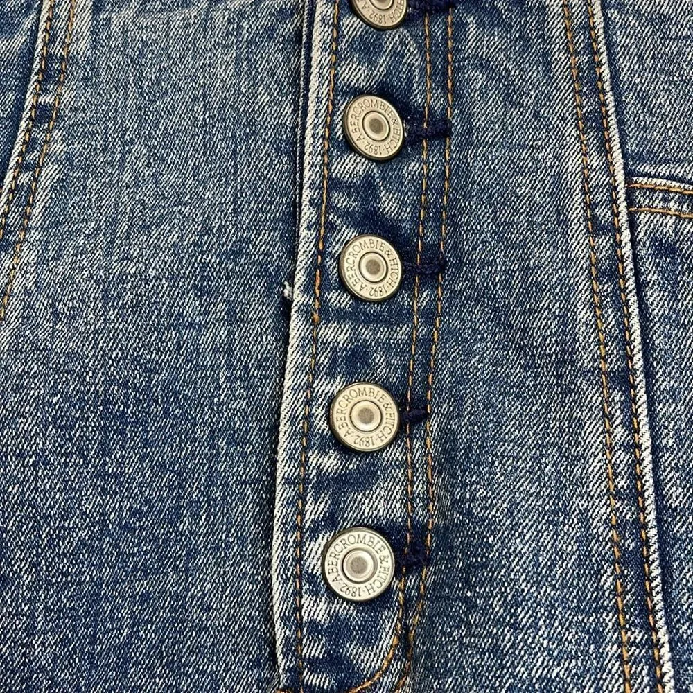 Abercrombie&Fitch exposed button fly natural rise denim skirt w/ raw hem (2/26)